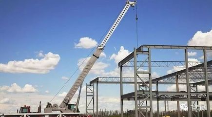 鋼結構一般用多少噸吊車（選擇鋼結構吊裝的吊車需要考慮多個因素，鋼結構吊裝需求）