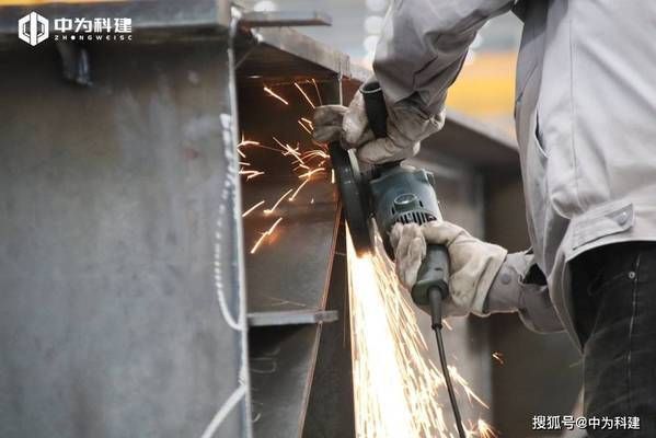 鋼結構預埋模板（大跨度建筑預埋件在高層建筑中的應用） 結構地下室施工 第1張
