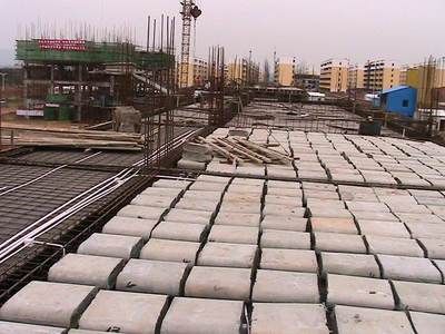 空心樓蓋板施工工藝(空心樓蓋板冬季施工技巧) 鋼結構玻璃棧道設計 第2張 空心樓蓋板施工工藝(空心樓蓋板冬季施工技巧) 鋼結構玻璃棧道設計 第2張