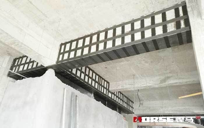 樓層碳纖維加固發黃什么原因呢 鋼結構玻璃棧道施工 第2張 樓層碳纖維加固發黃什么原因呢 鋼結構玻璃棧道施工 第2張