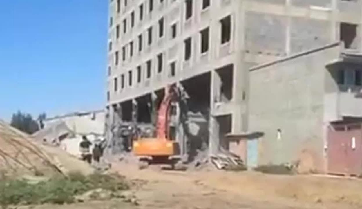 拆房子找什么工程隊(如何選擇專業拆除工程隊) 鋼結構門式鋼架施工 第4張 拆房子找什么工程隊(如何選擇專業拆除工程隊) 鋼結構門式鋼架施工 第4張