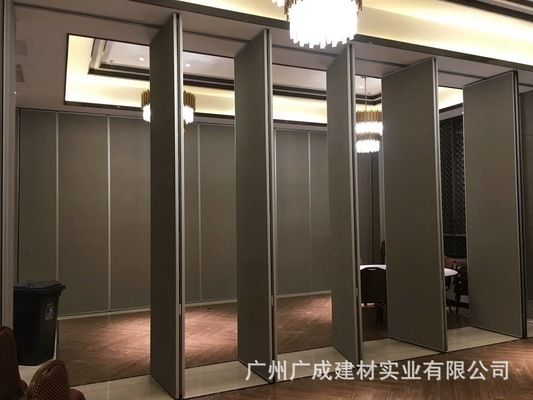 鋼結構玻璃隔斷圖片（鋼結構玻璃隔斷的清潔保養方法不同材質玻璃隔斷價格對比） 鋼結構門式鋼架施工 第1張
