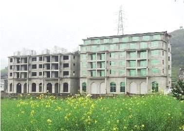 房屋加頂算違建嗎(農(nóng)村房屋加頂后果查詢,臨時建筑轉(zhuǎn)永久建筑規(guī)定) 鋼結(jié)構(gòu)鋼結(jié)構(gòu)停車場設(shè)計 第4張 房屋加頂算違建嗎(農(nóng)村房屋加頂后果查詢,臨時建筑轉(zhuǎn)永久建筑規(guī)定) 鋼結(jié)構(gòu)鋼結(jié)構(gòu)停車場設(shè)計 第4張