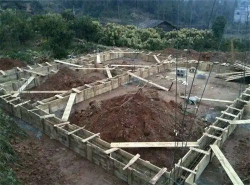 多層磚砌體房屋圈梁的截面高度不應小于(圈梁在抗震中的作用分析,圈梁設計的最新規范解讀) 結構砌體設計 第2張 多層磚砌體房屋圈梁的截面高度不應小于(圈梁在抗震中的作用分析,圈梁設計的最新規范解讀) 結構砌體設計 第2張