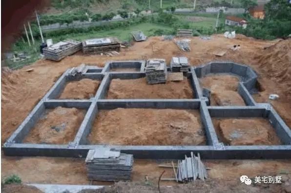 自建房地基下沉的標準是什么 鋼結構玻璃棧道設計 第4張 自建房地基下沉的標準是什么 鋼結構玻璃棧道設計 第4張