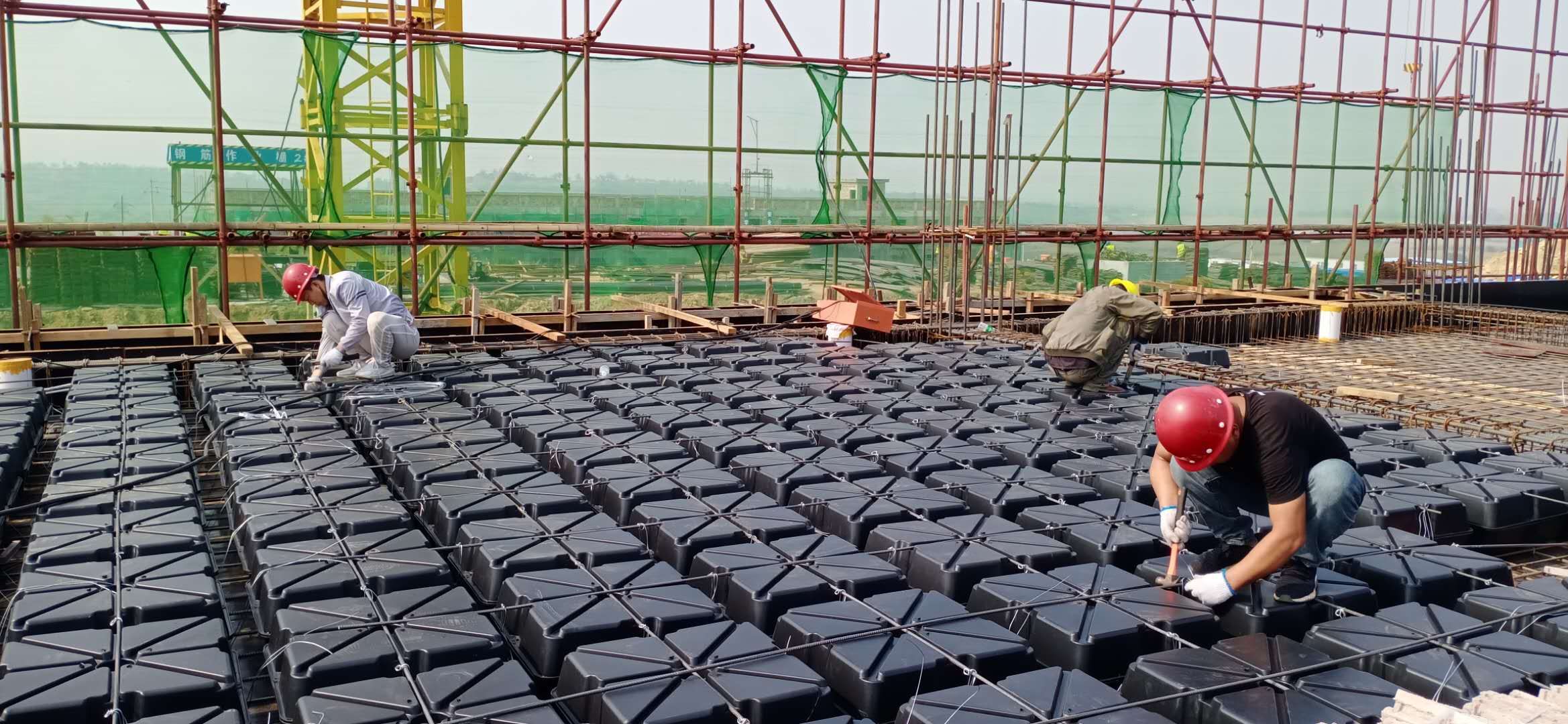 樓面空心板施工方案(樓面空心板施工中的常見問題) 結(jié)構(gòu)工業(yè)鋼結(jié)構(gòu)施工 第2張 樓面空心板施工方案(樓面空心板施工中的常見問題) 結(jié)構(gòu)工業(yè)鋼結(jié)構(gòu)施工 第2張