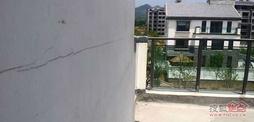 補墻縫用什么材料(補墻縫時選擇合適的材料非常重要,以確保修補后的墻面美觀且耐用) 結構橋梁鋼結構施工 第3張 補墻縫用什么材料(補墻縫時選擇合適的材料非常重要,以確保修補后的墻面美觀且耐用) 結構橋梁鋼結構施工 第3張
